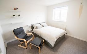 Town House Chantry - With Self Check In And Free Parking - Rooms At Ipswichdigs